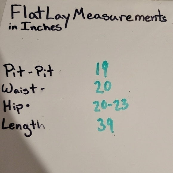 SFIZIO made in Italy large multi patterned pasliy with lace details sleeveless - Picture 8 of 8